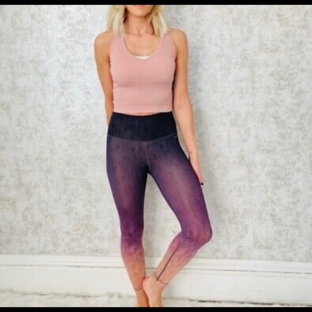 AR-33 Alpha High Waist Leggings